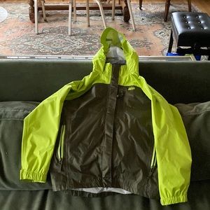 REI rain jacket in excellent condition